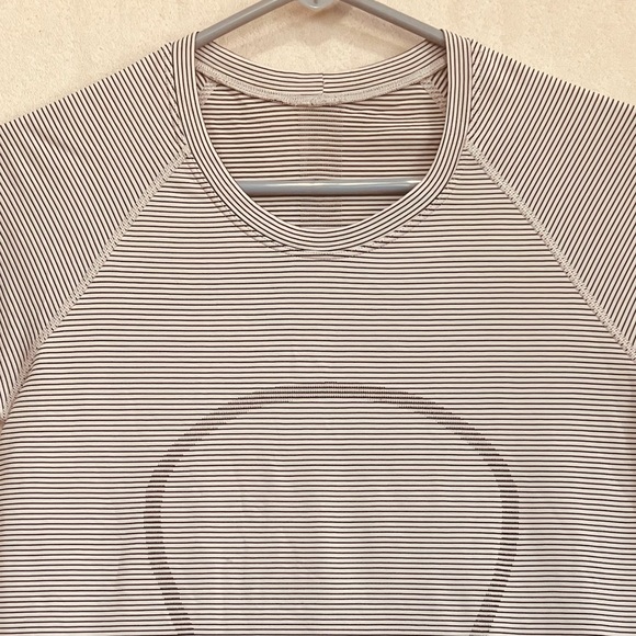Lululemon Women Swifty Tech Short-Sleeve Shirt 2.0 Tempo Stripe White/Black Sz 8 - Picture 4 of 16
